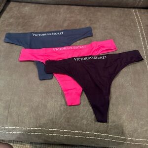 Victorias Secret Seamless No Show Thongs Large
